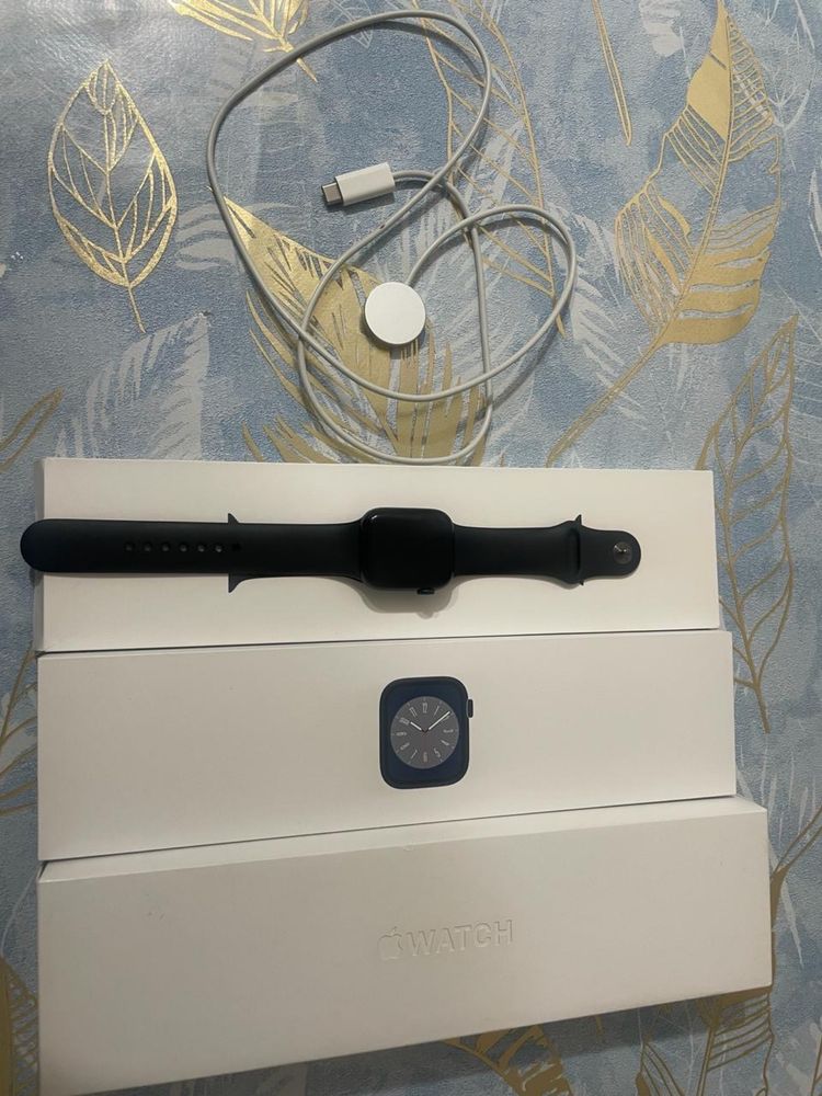 Продается Apple Watch 8