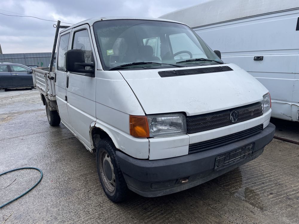 Vw Transporter 2.4d 75hp 1995 На Части