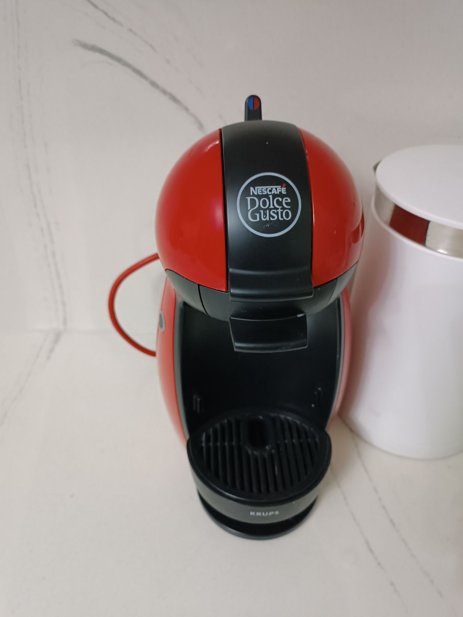 Капсульная кофе машина Nescafe Dolce Gusto