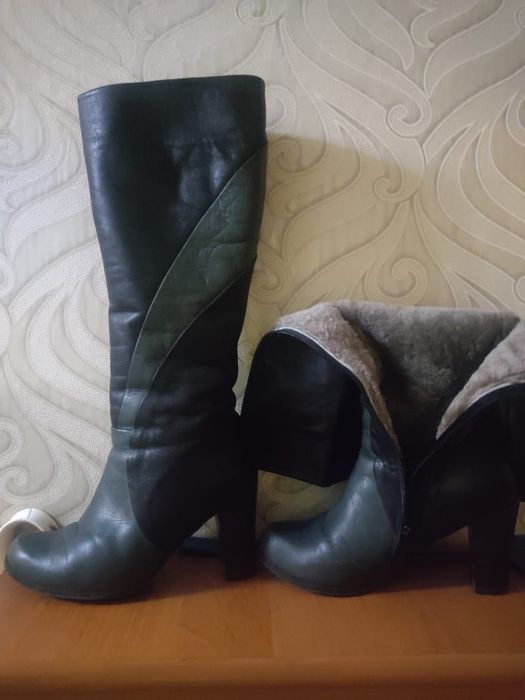 Продам кожаные сапоги женские