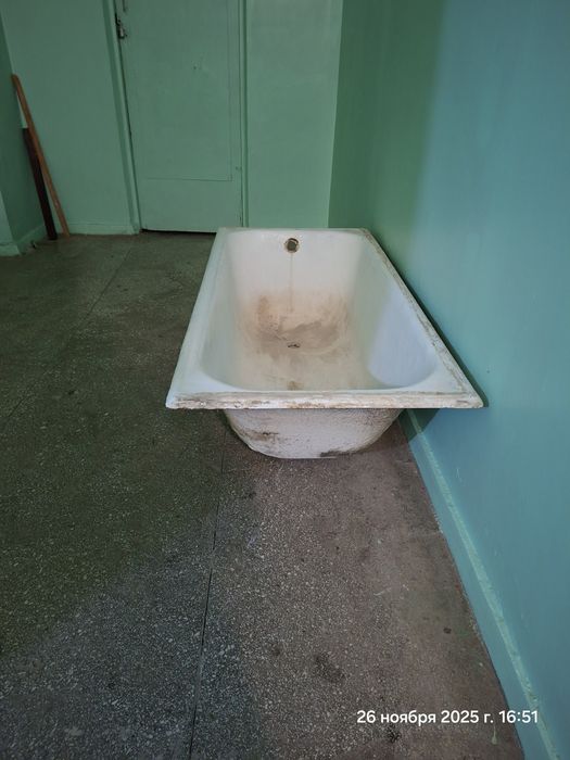 Отдам ванну чугунную бесплатно.