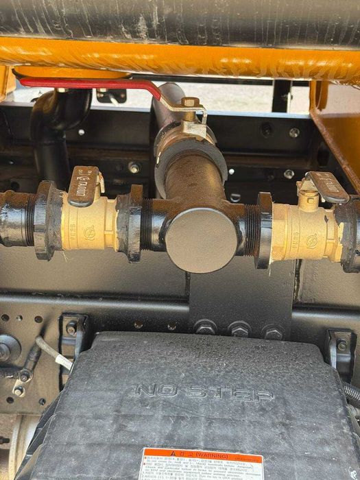 HYUNDAI EX8 Водовоз поливомоечная машина  4 м3