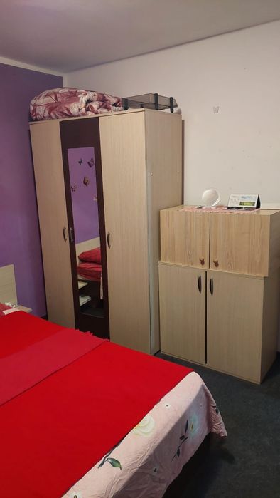 Inchiriez apartament  decomandat, 2 camere