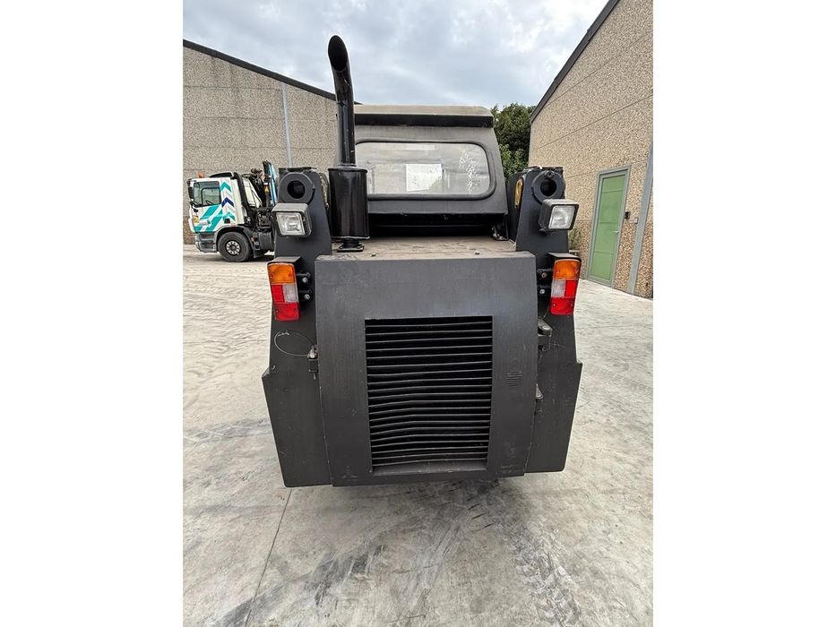 Vand mini incarcator/ bobcat Heman 175, 2.9t, 60cp Variante / Schimb !