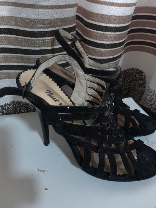 Sandale cu toc,de ocazie Nist stil,din piele.