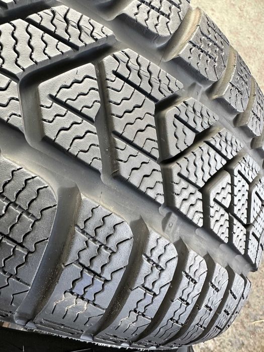 SET 2 Anvelope Iarna 215/60 R16 99H PIRELLI Sotto Zero 3 Winter