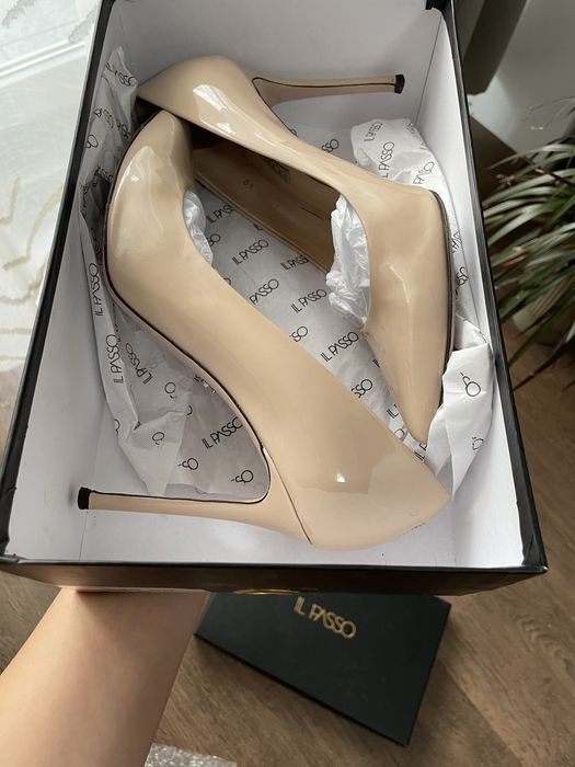 Pantofi stiletto Il Passo, cu toc de 10,5, culoare nude, marimea 40.