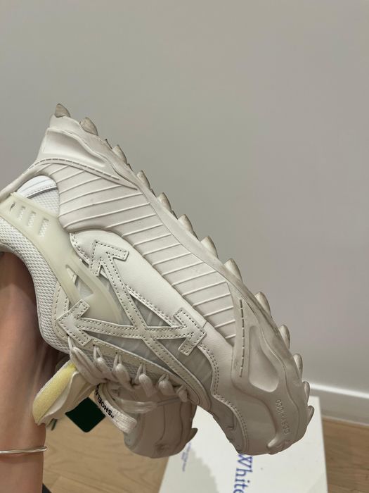 Off white odsy 44 white stare foarte buna