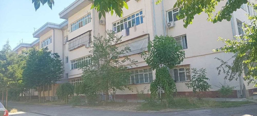 Саларда 2-3 хона килинган квартира сотилади