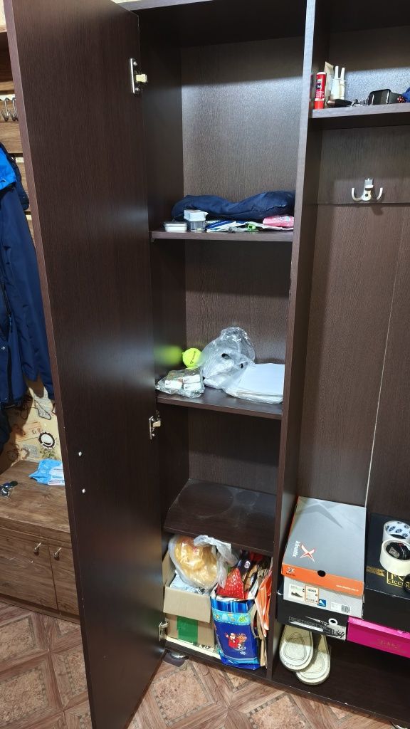 Шкаф для прихожей