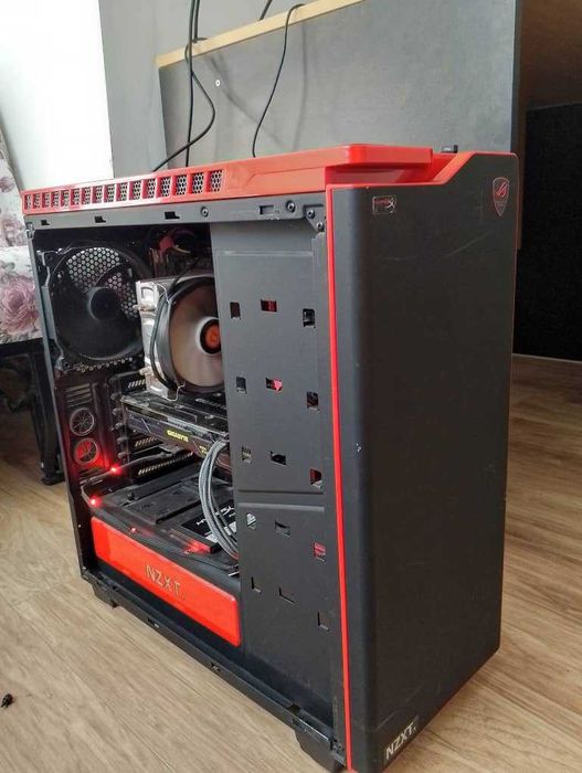 PC Gaming + 2 monitoare ajustabile