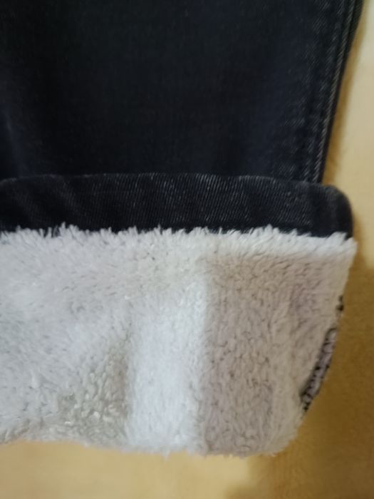 Джинсы с начесом на 10-12 лет.