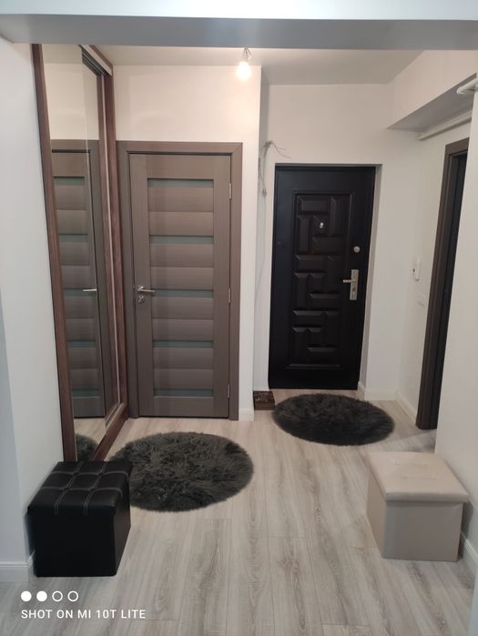 Închiriez apartament