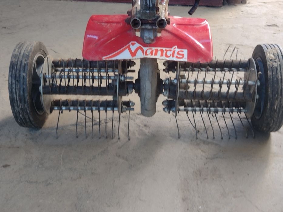 Motofreza Mantis cu tamburi de Scarificator
