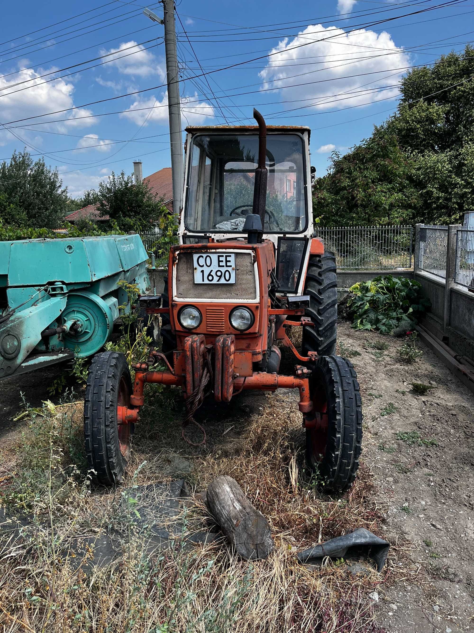 Продавам Балопреса и трактор