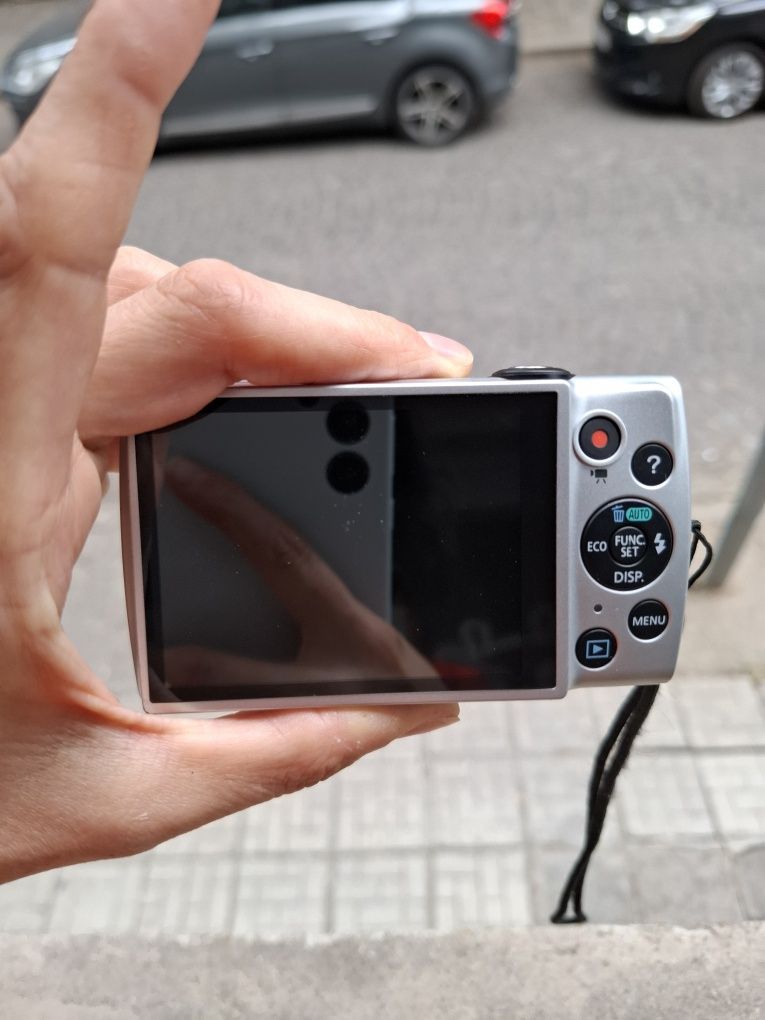 Компактен дигитален фотоапарат CANON Powershot A2600