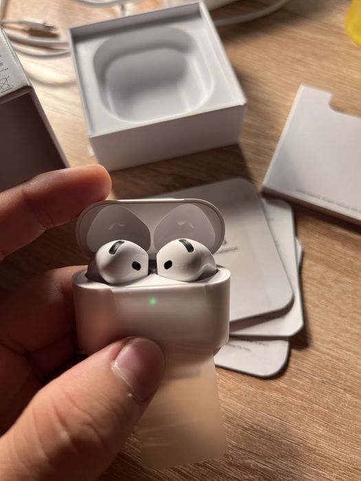 Apple AirPods 4th , gen 4, noi, doar probate, Active noise Cancelling