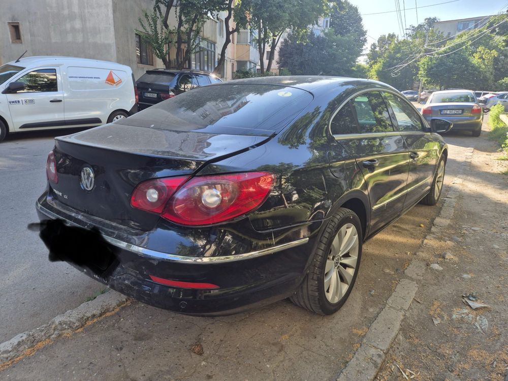 Vand volkswagen passat cc anul 2010 putin avariat