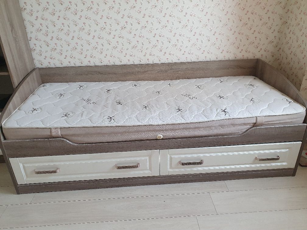 Кровать детская продам
