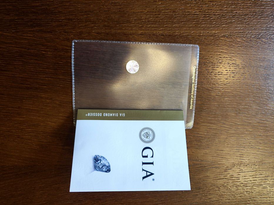 Естествен диамант 0.3 CT сертифициран от GIA