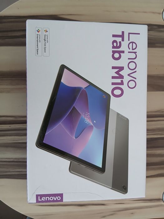 Vând tableta Lenovo nouă