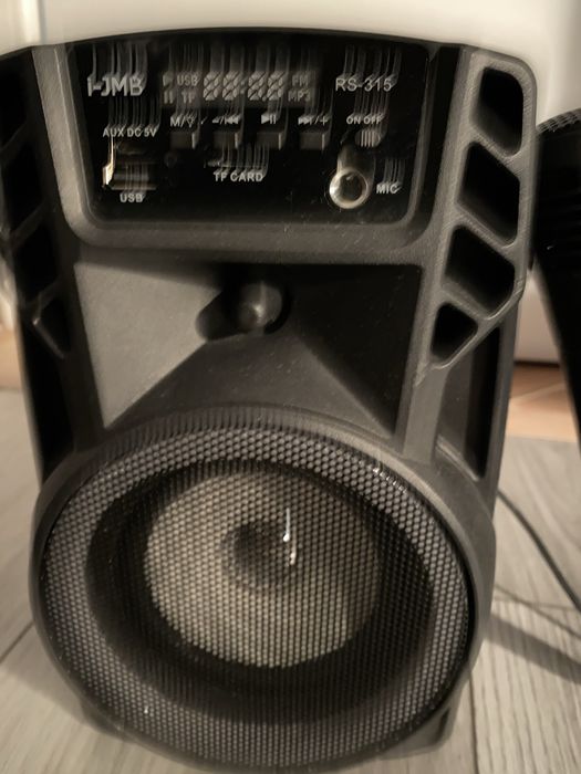 Boxă cu tot cu microfon