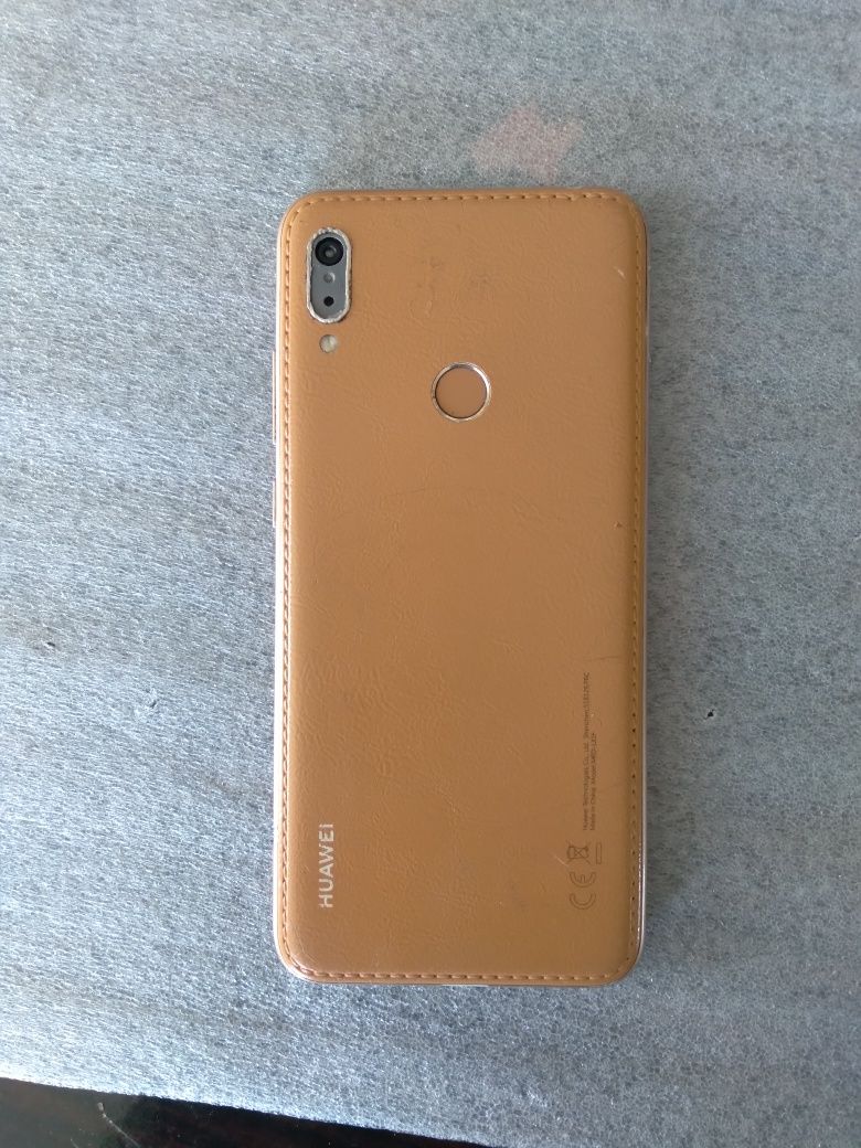 Продаётся Huawei y6 2019