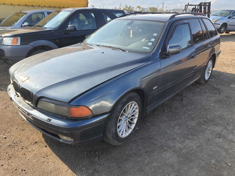 На части! BMW 523 i