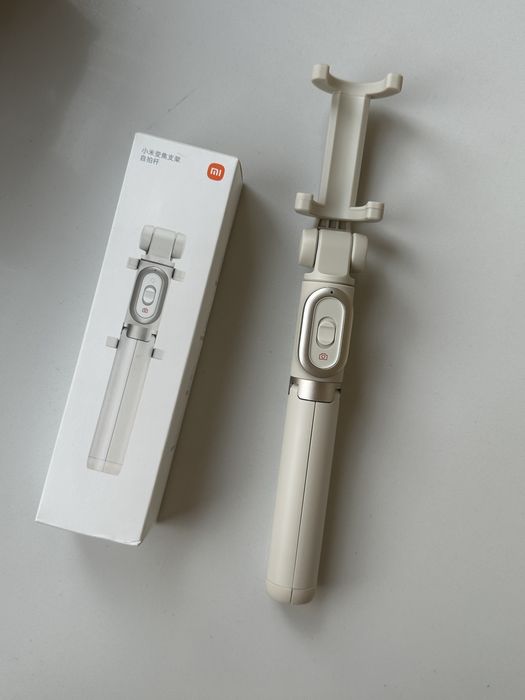Продам Штатив Xiaomi Mi Tripod Selfie Stick Zoom XMZPG05YM