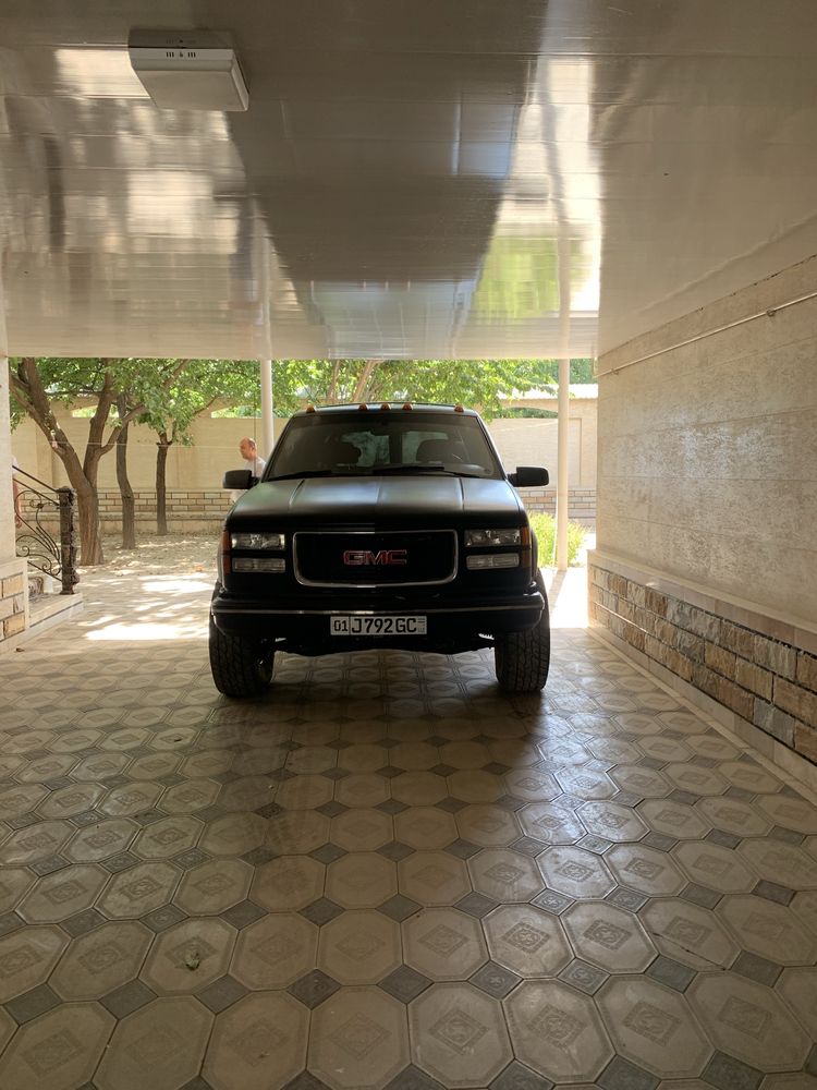 GMC Suburban 7.4 срочноо !!!