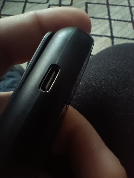 Mini aparat de radio FM cu acumulator incorporat