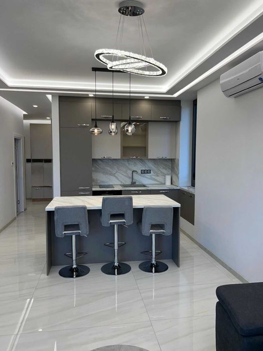 Тристаен апартамент в Кръстова вада