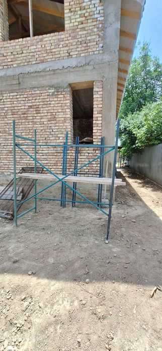 Леса продам 2 метр 2. Комплекта