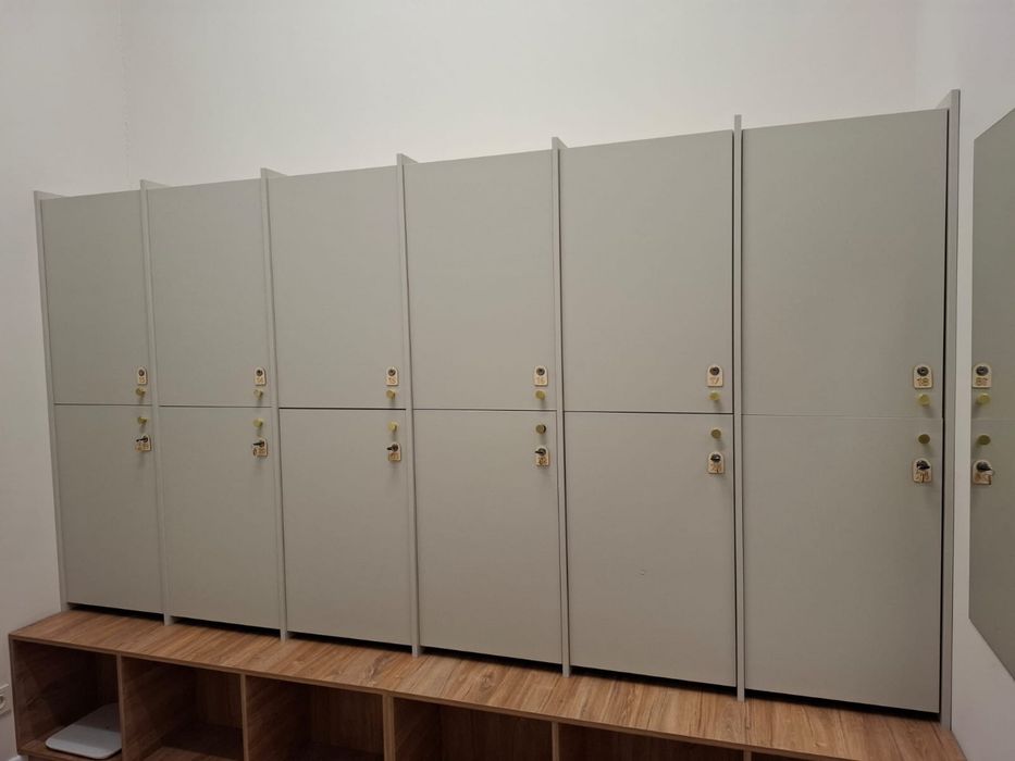 Продам шкафы для раздевалки