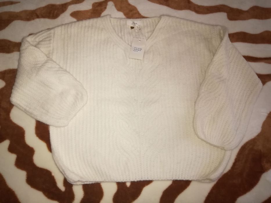 Pulover nou cu eticheta, mărime universală