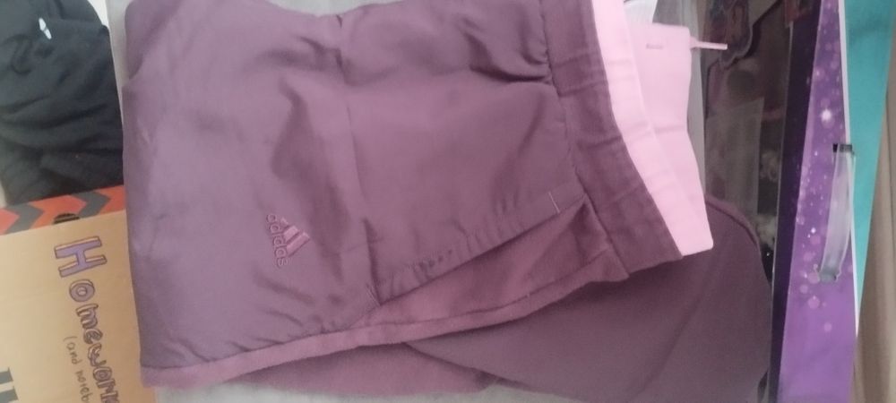 Долнище на Adidas 10 -11 г оригинално