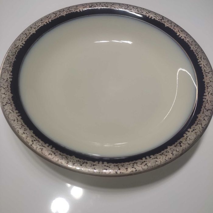 Антикварен Порцеланов Сервиз