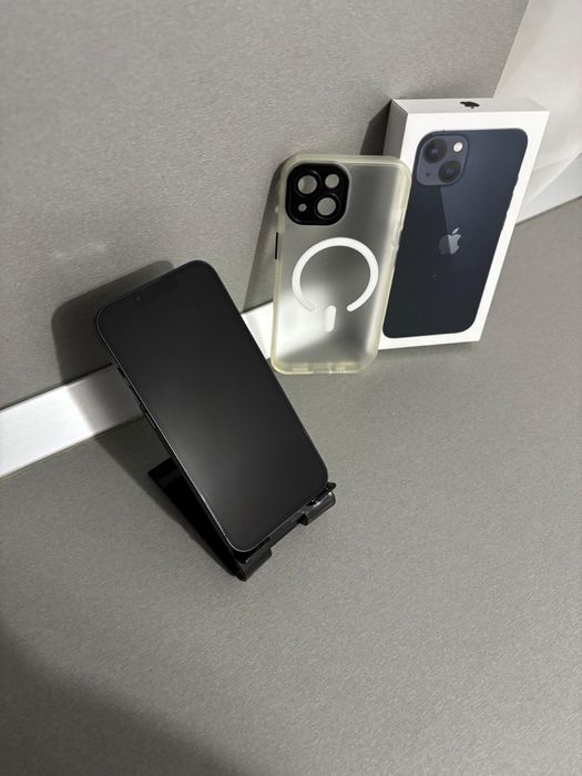 Vand Iphone 13 stare foarte buna