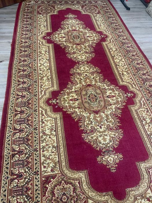 Продам ковер в хорошем состоянии