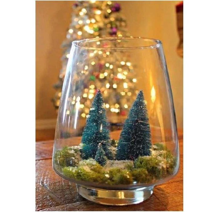 Mini Brad Artificial 30 cm – Pin Înzăpezit, Decor Superb