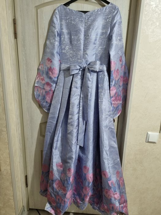 Вечернее платье нежно голубого цвета