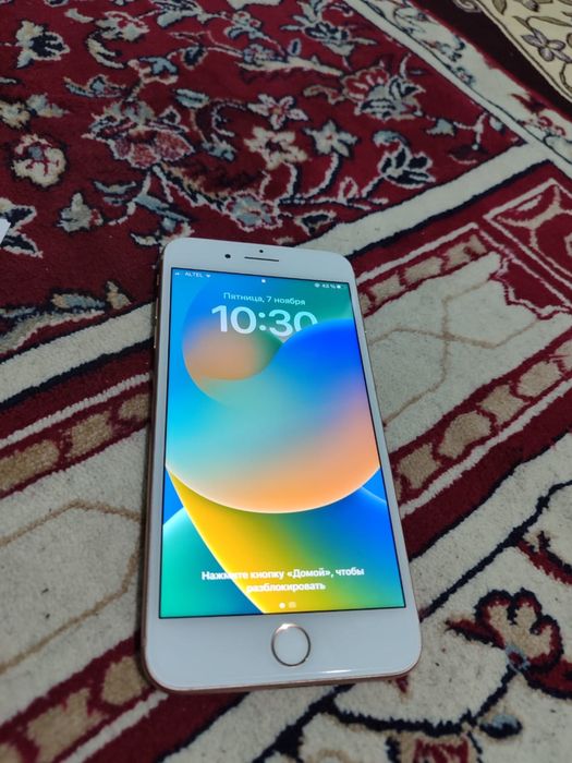 Айфон 8+ продам!