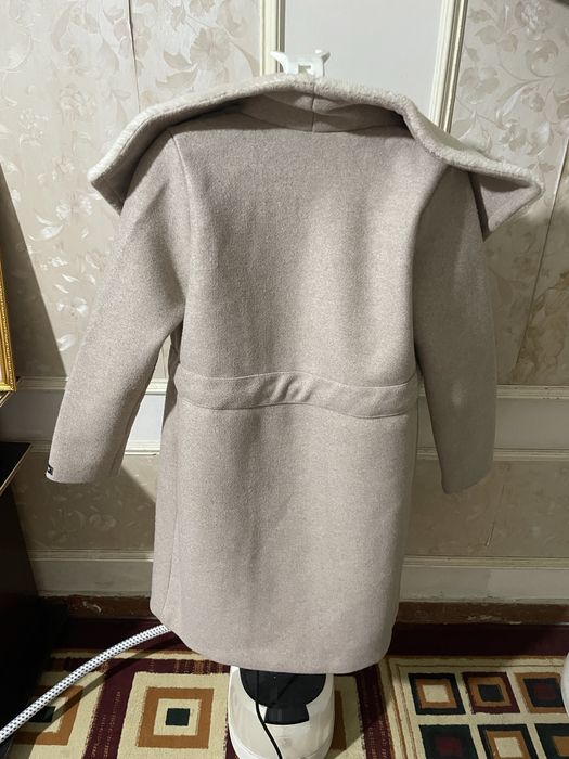 Пальто сотилади.