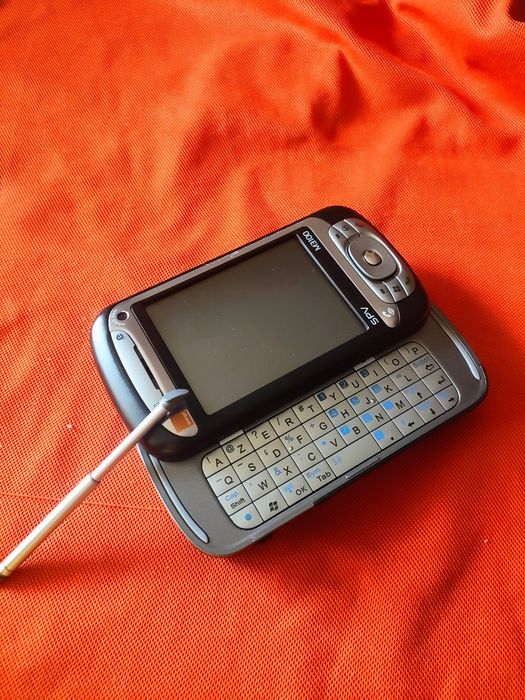 HTC  SPV M 3100 ( decodat, aproape impecabil)