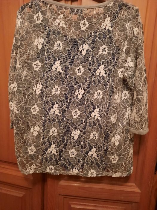 Bluza din dantela cu maieu inclus marimea L