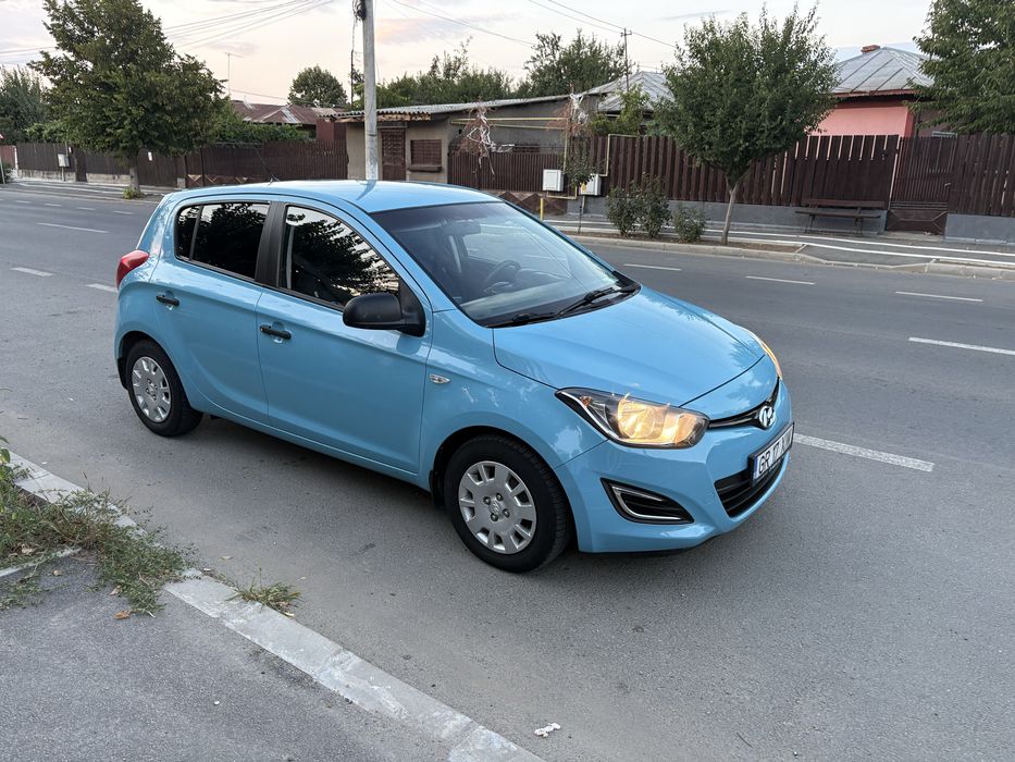 Vând Hyundai i20