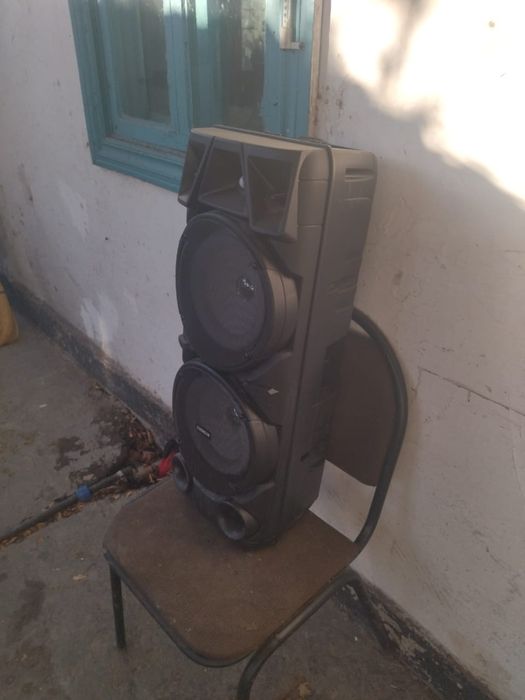 Здравствуйте на продажу bluetooth колонка идеальном состоянии рабочем