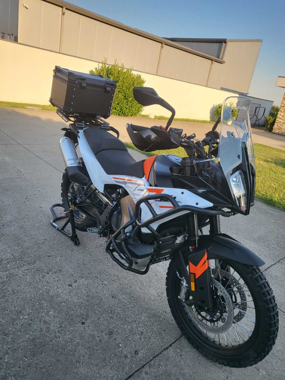 Motocicleta KTM 790 Adventure 2024