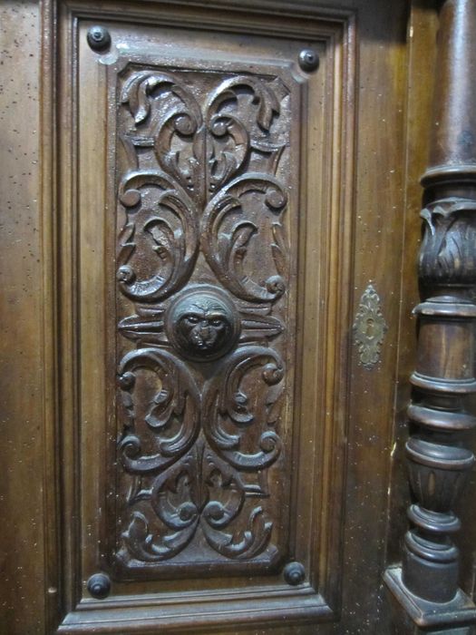 2 Dulapuri sculptate vechi de colectie circa 1850