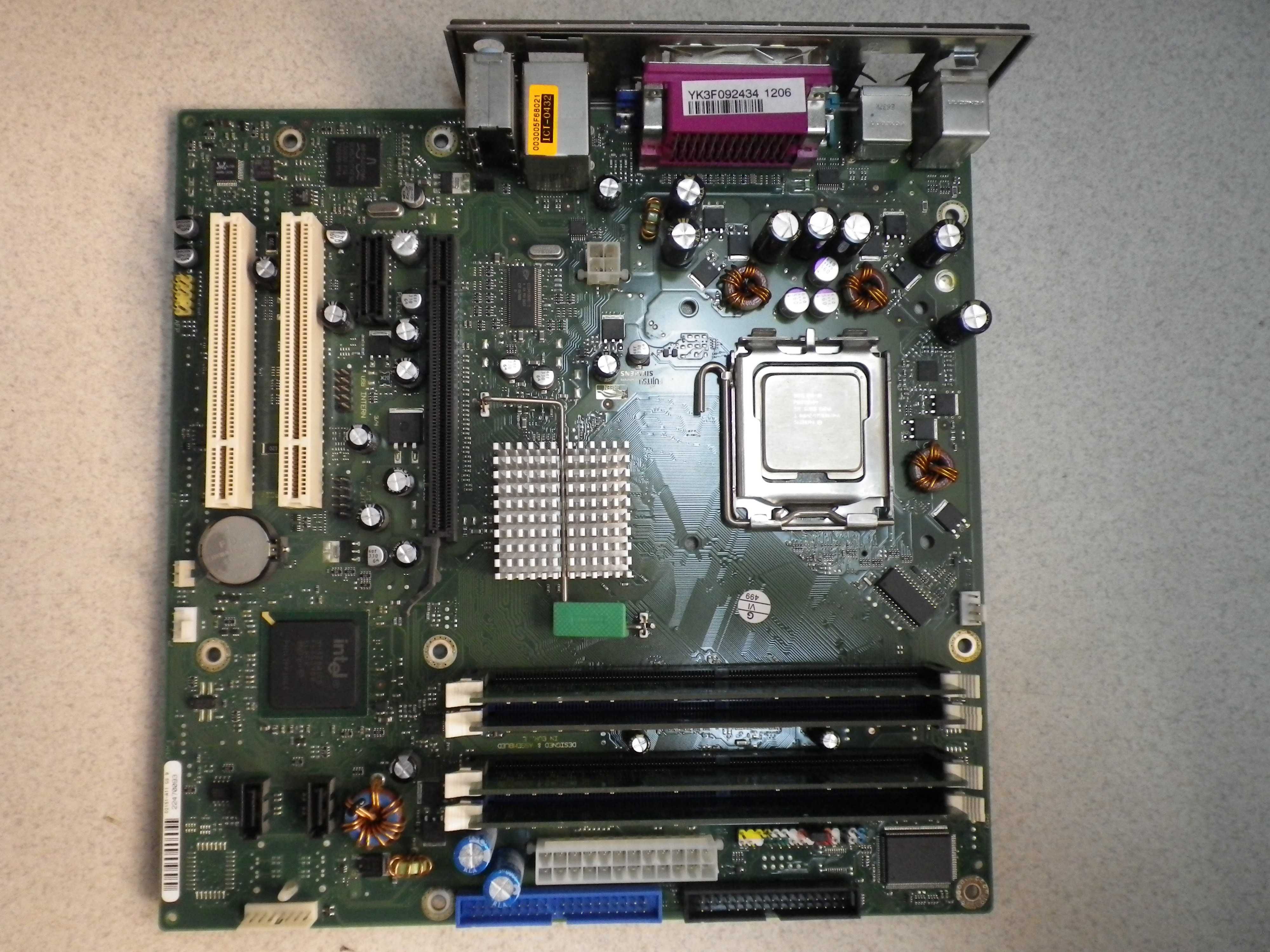 Комплект Fujitsu Siemens D2151-A1/Pentium 4 531 3.00GHz/Kingston 2GB